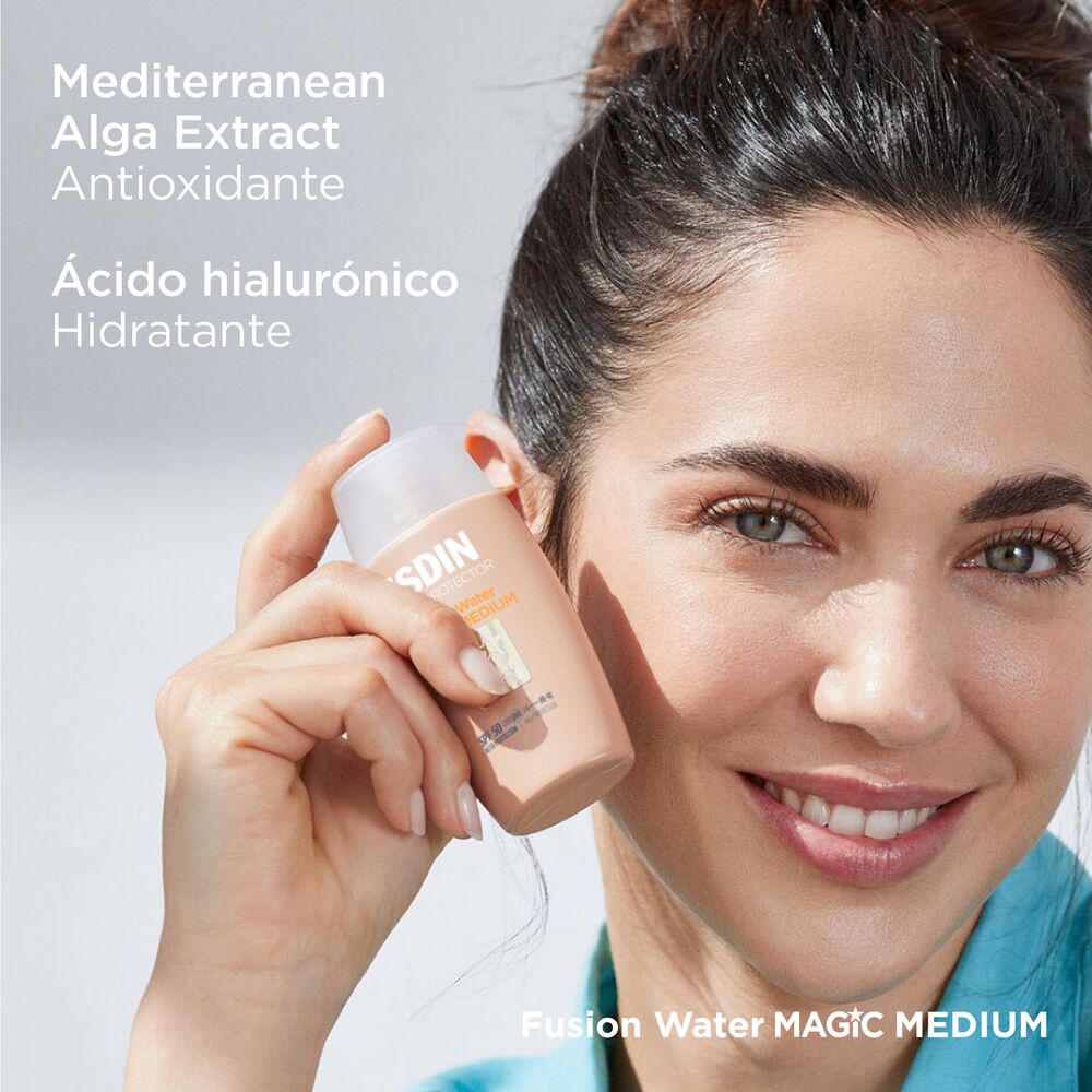 Fotoprotector Fusion Water Magic Color Medium SPF 50 50ml ISDIN®