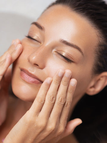 Aplicación Glow Up (HIDROXIFILL + REVIVE)