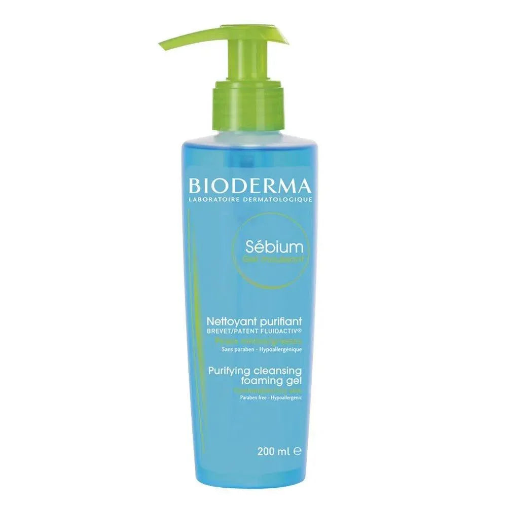 Gel limpiador purificante para piel grasa o con acné, envase azul de 200 ml con dispensador
